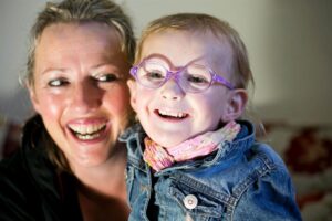 Brianna with her mum Arabella.Photograph Arthur Ellis.