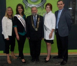 Couoncillor Mary Howard of the Ennis Phoenix Twinning Board, Arizona Rose Sarah Hines; Mayor  John Crowe, South California Rose Katie Bergman, and Ger Dollard, director of services, Clare County Council