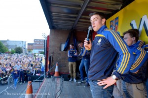 Team captain Tony Kelly speaking at the homecoming ceremony for the Clare U-21 All-Ireland champions in Ennis. Photograph by John Kelly.