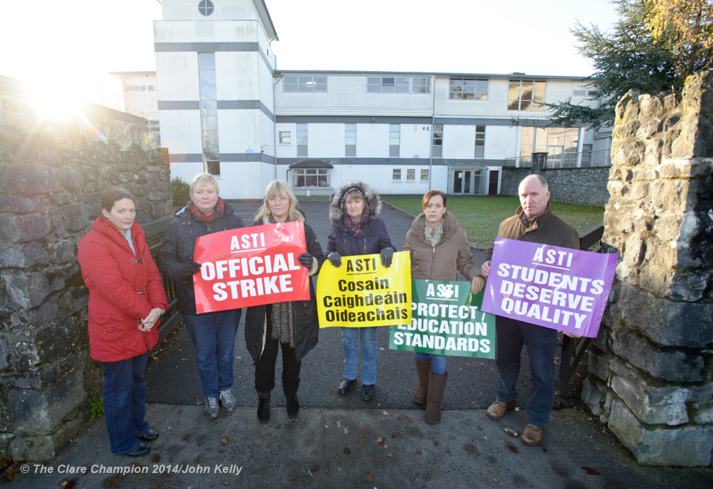 Colaiste Muire teachers on the picket as part of the Secondary teachers One day strike. Photograph by John Kelly.