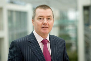 IAG CEO, Willie Walsh has put a five-year Heathrow slots promise on the table