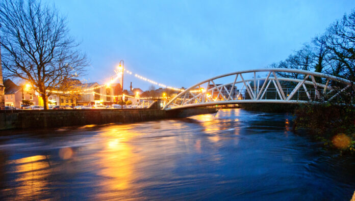 A heavy river Fergus as seen from the Rowan Tree restaurant and hostel in Ennis. Photograph by John Kelly.