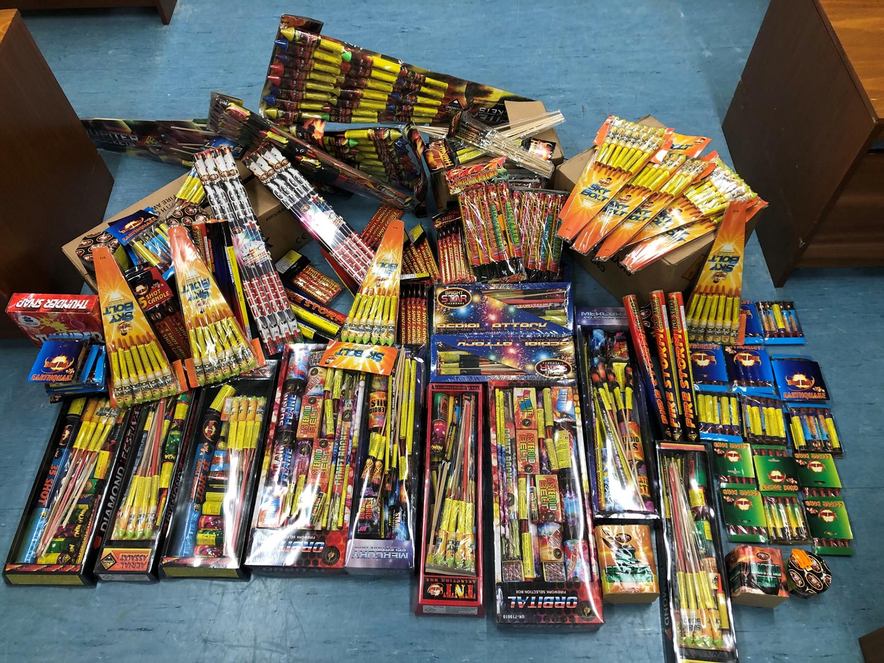 illegal-fireworks-worth-1-000-seized-by-garda-in-ennis-the-clare